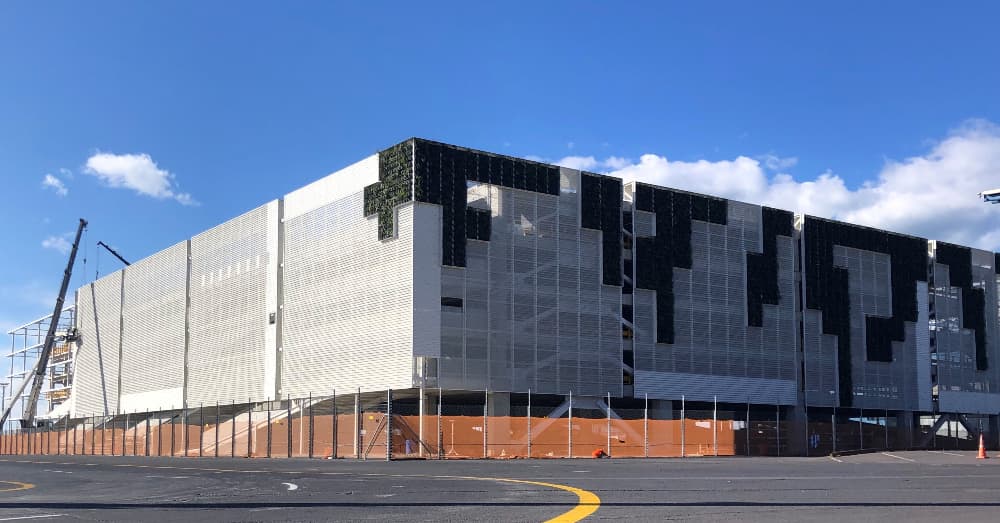World’s Largest Vertical Garden Goes up at Ports of Auckland_1